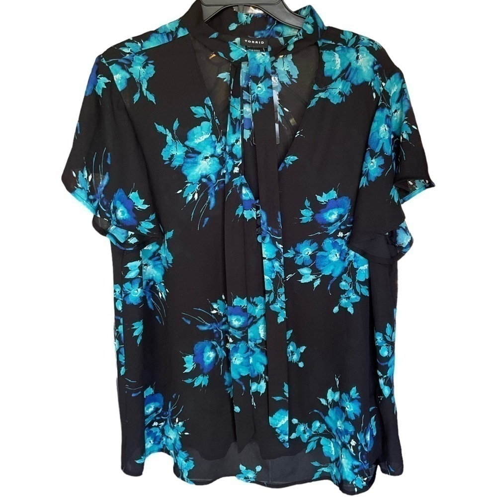 TORRID BLOUSE SIZE 1 NWT